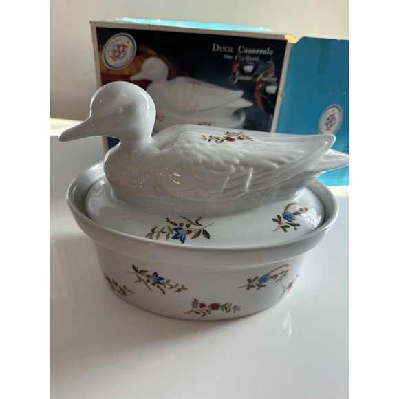 Cordon Bleu Other - BIA Cordon Bleu Porcelain Duck Covered Casserole, Wildflowers with Box